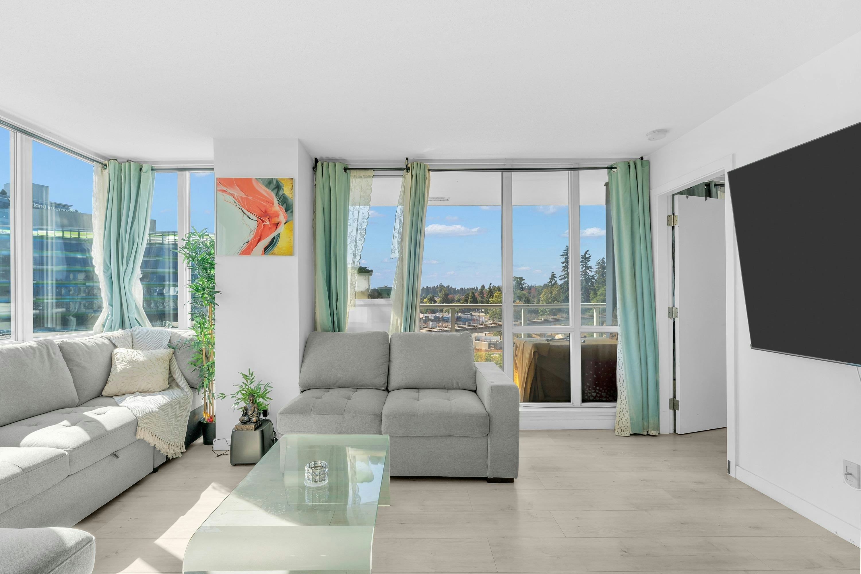 807-9981 Whalley Boulevard - 4
