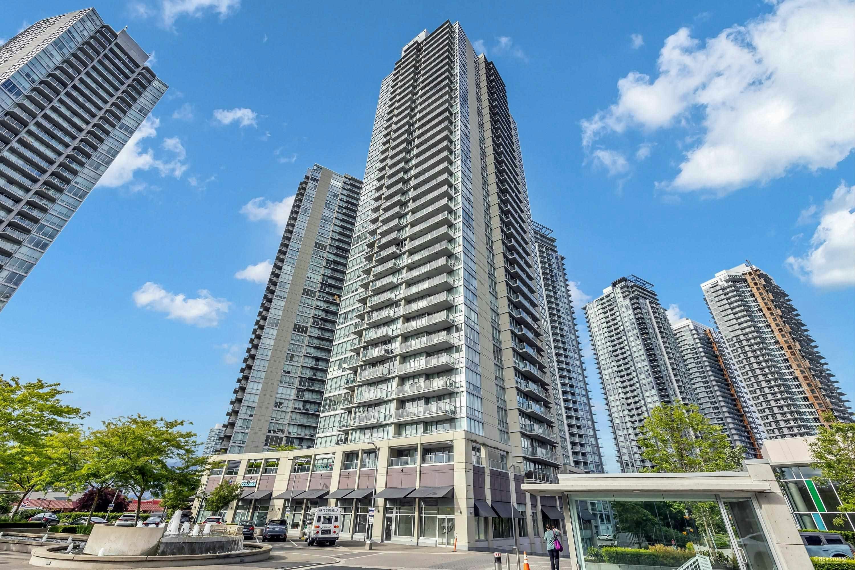 807-9981 Whalley Boulevard - 2
