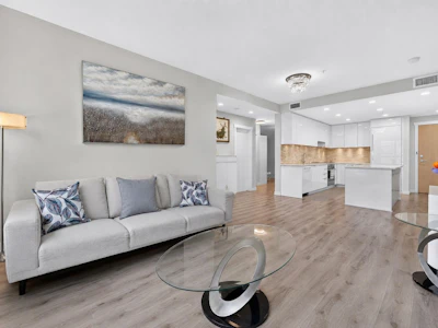 307-9233 Odlin Road - 3
