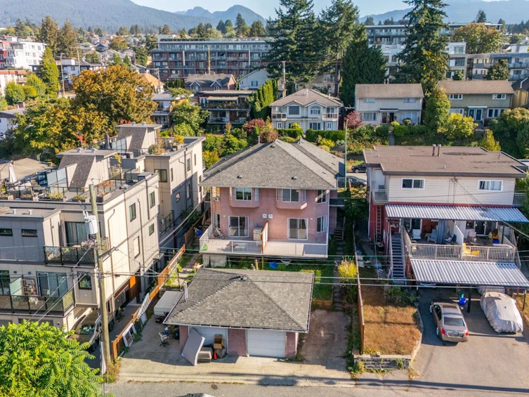 423-425 E 2nd Street, North Vancouver, BC, V7L 1C9 - 23