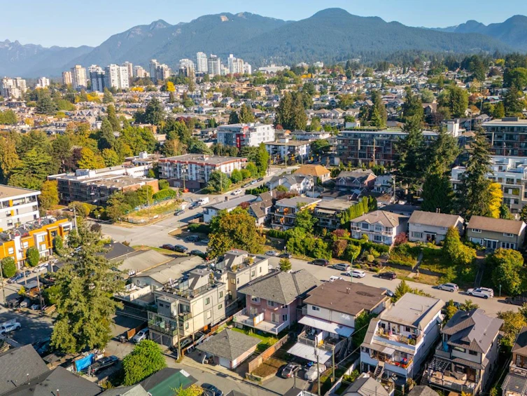 423-425 E 2nd Street, North Vancouver, BC, V7L 1C9 - 25