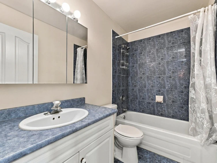 423-425 E 2nd Street, North Vancouver, BC, V7L 1C9 - 17