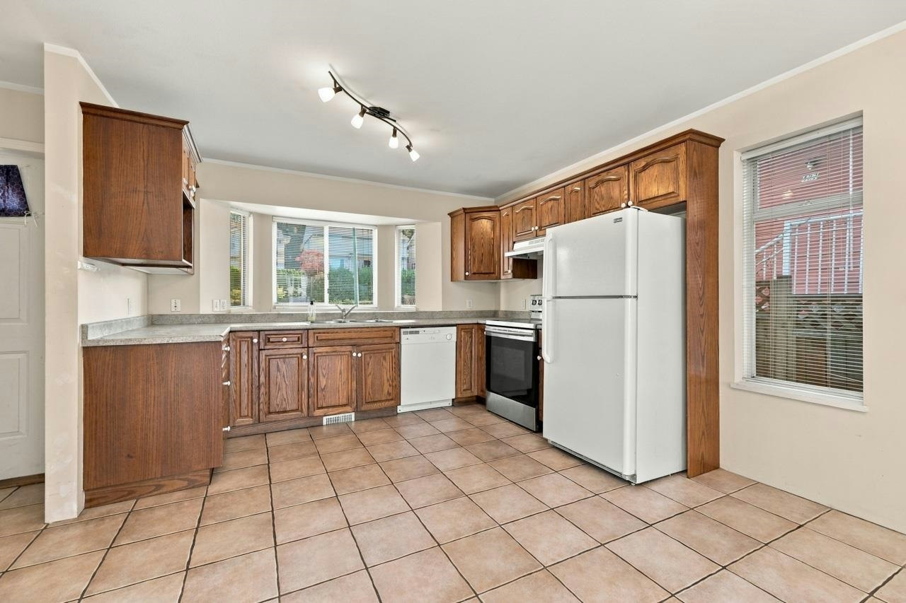 423-425 E 2nd Street - 3