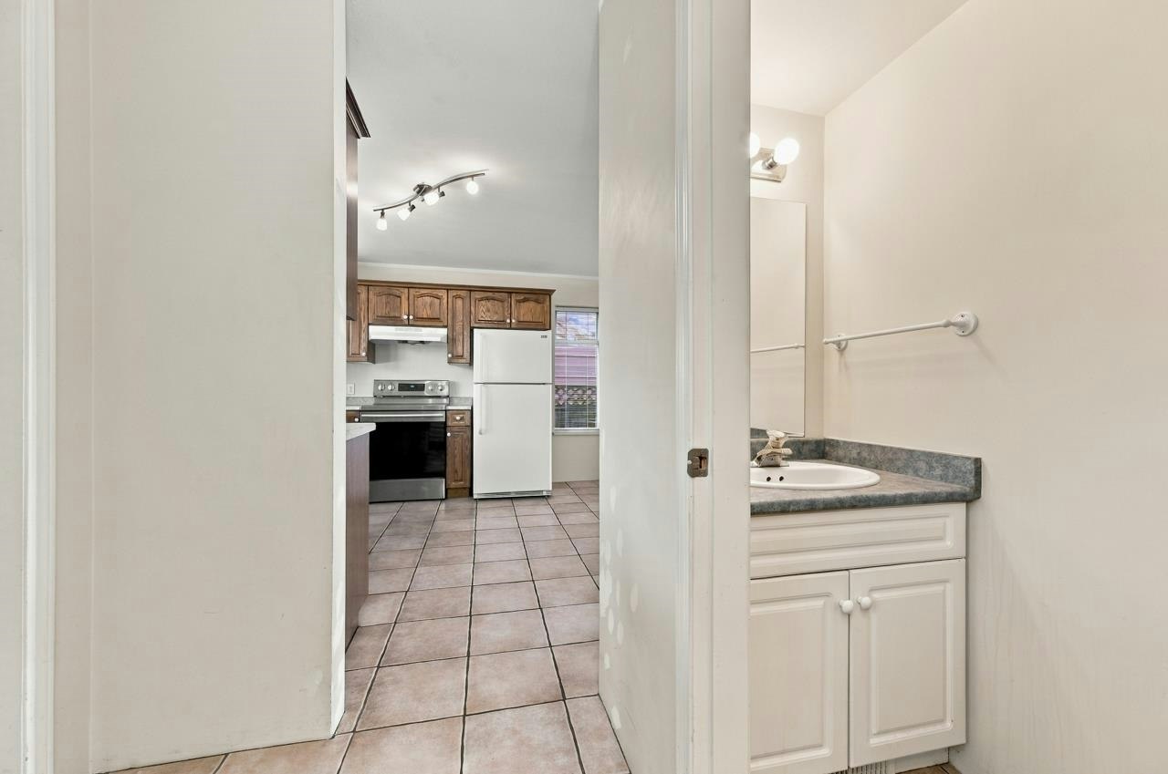 423-425 E 2nd Street - 2