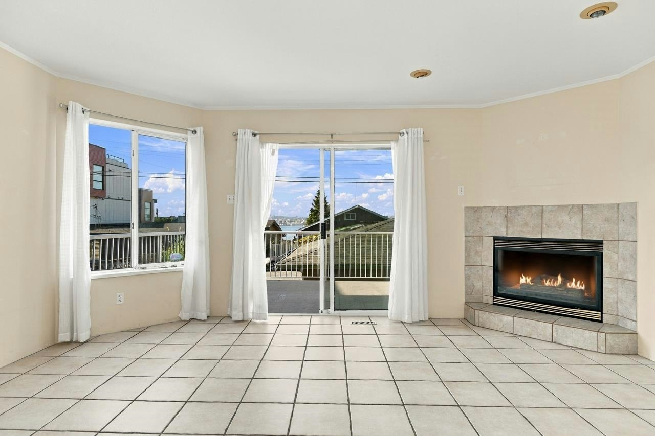 423-425 E 2nd Street, North Vancouver, BC, V7L 1C9 - 11