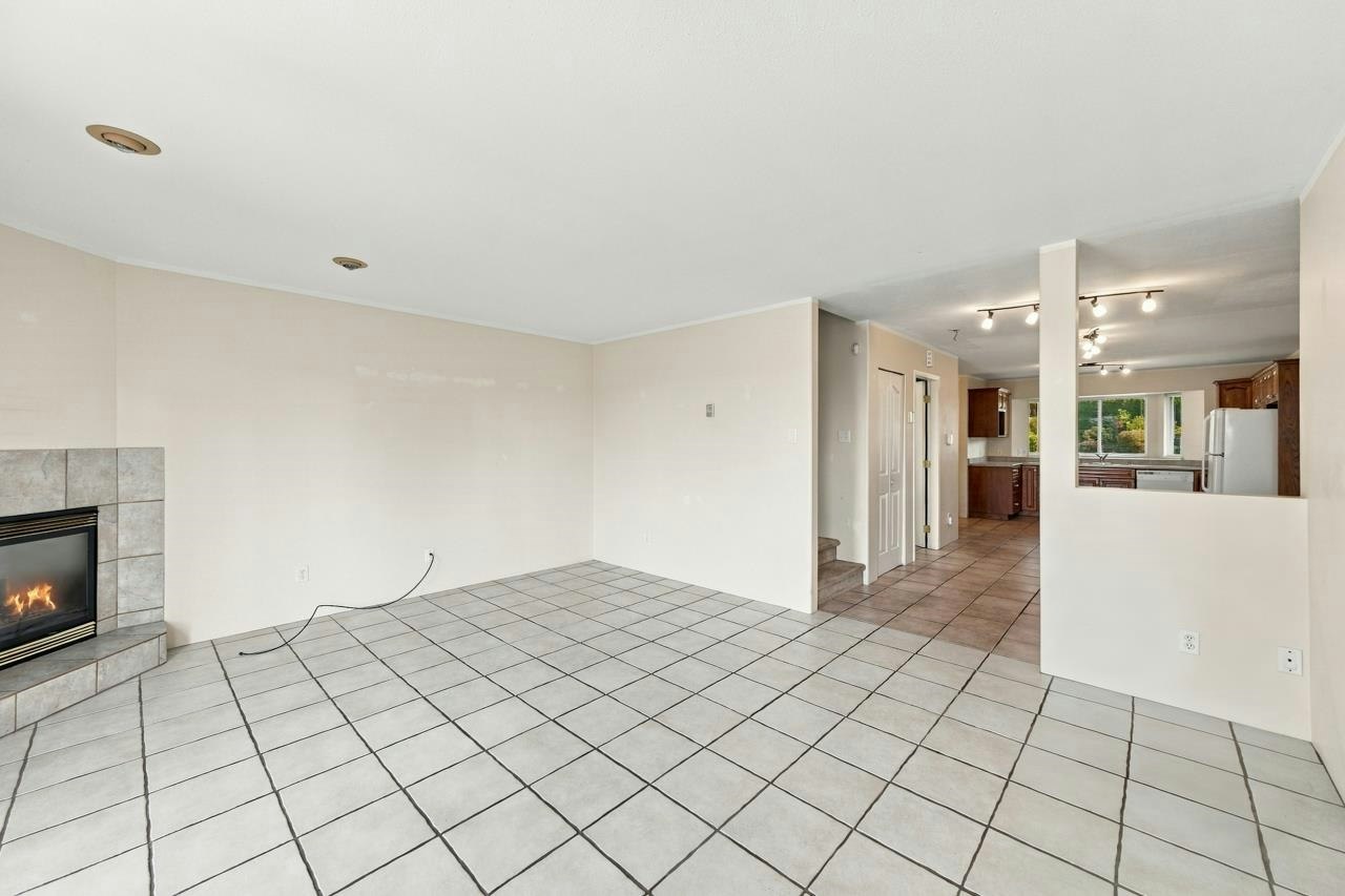 423-425 E 2nd Street, North Vancouver, BC, V7L 1C9 - 12