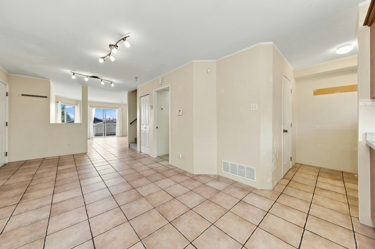 423-425 E 2nd Street, North Vancouver, BC, V7L 1C9 - 8