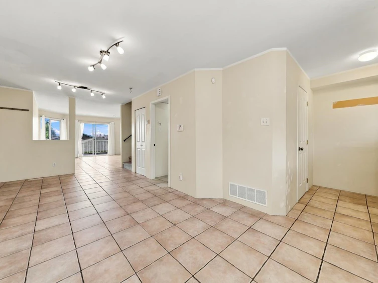 423-425 E 2nd Street, North Vancouver, BC, V7L 1C9 - 8