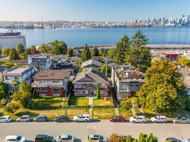 423-425 E 2nd Street, North Vancouver, BC, V7L 1C9 - 22