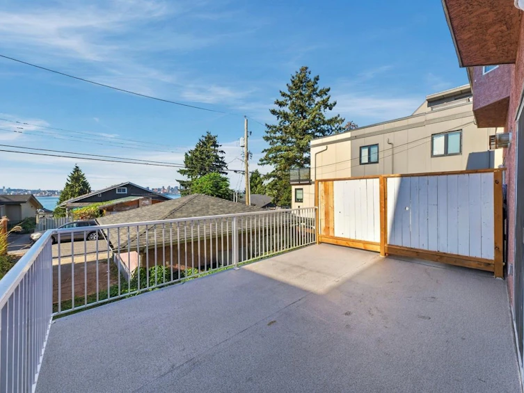 423-425 E 2nd Street, North Vancouver, BC, V7L 1C9 - 13