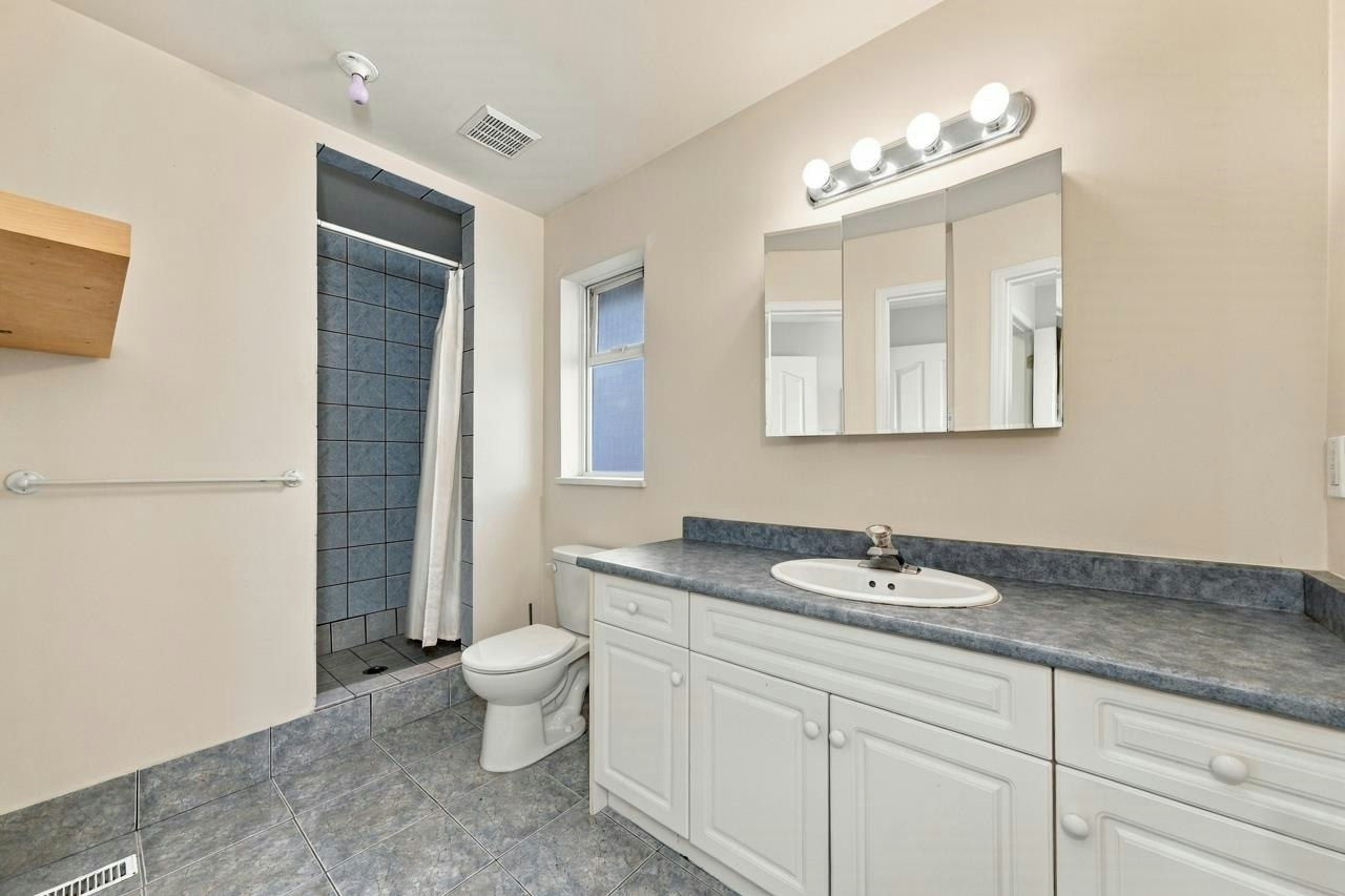 423-425 E 2nd Street, North Vancouver, BC, V7L 1C9 - 16