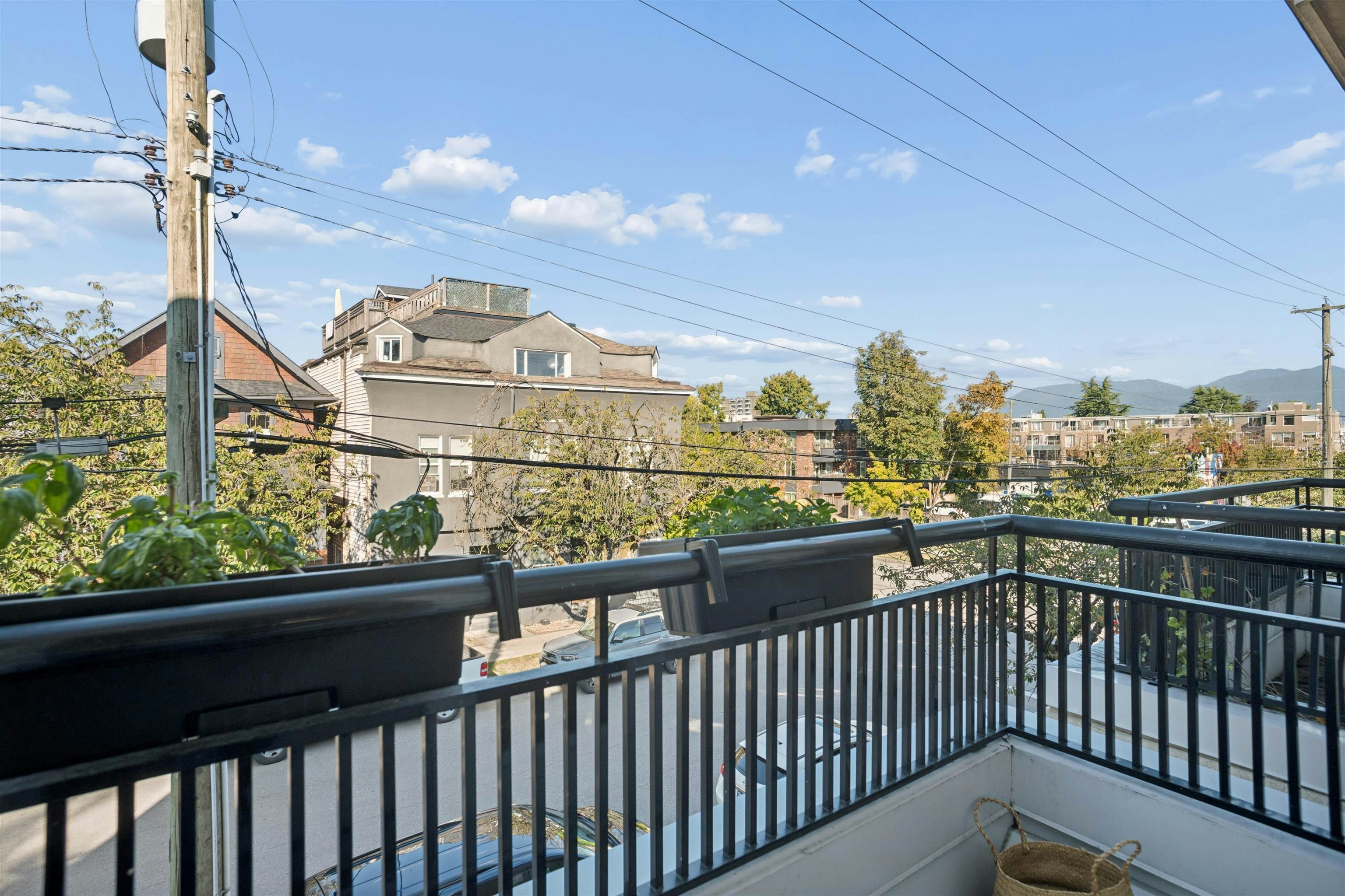 203-2190 W 5th Avenue, Vancouver, BC, V6K 1S2 - 7