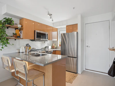 203-2190 W 5th Avenue - 4