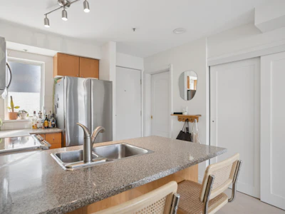 203-2190 W 5th Avenue - 5