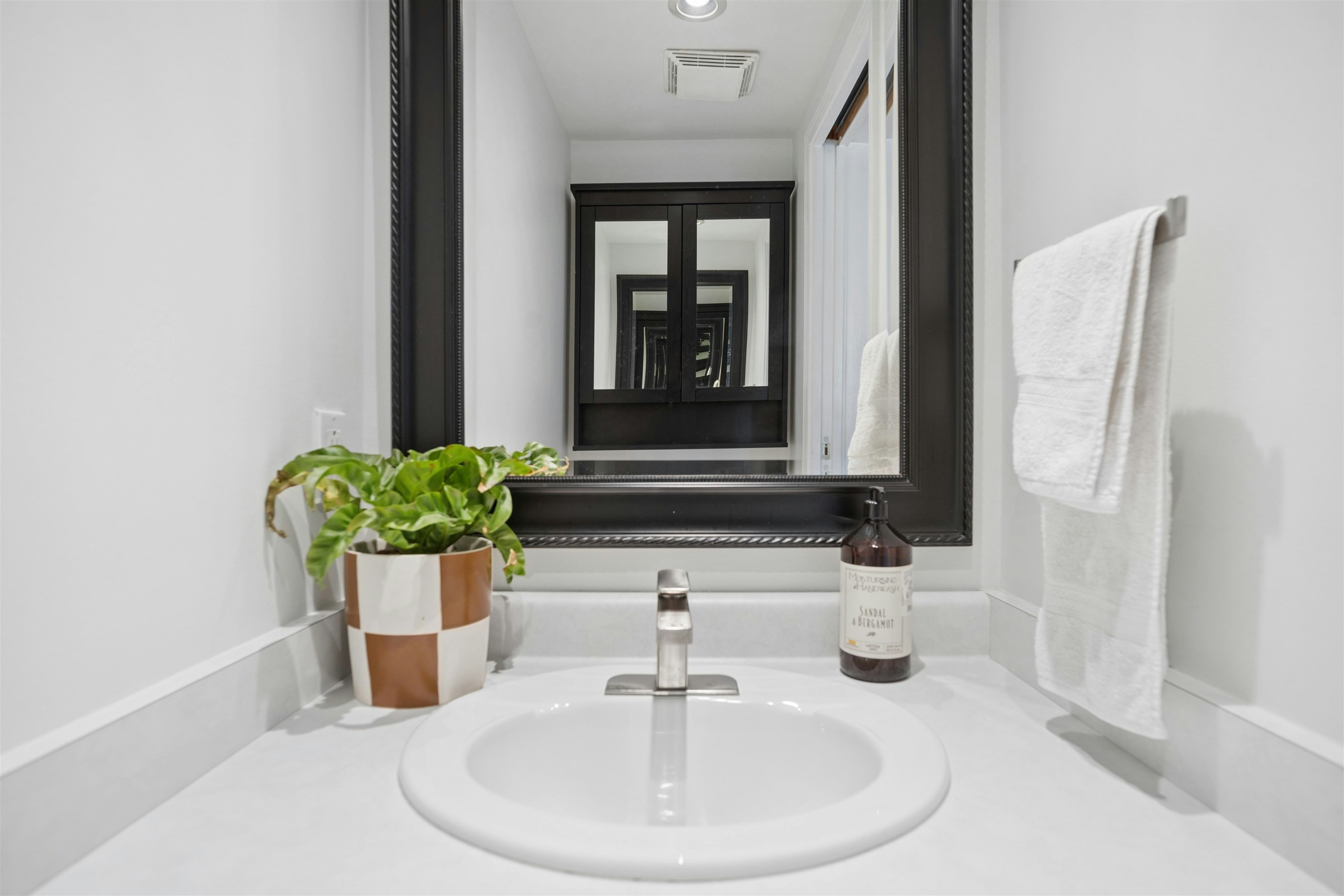 203-2190 W 5th Avenue, Vancouver, BC, V6K 1S2 - 8
