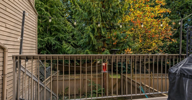 6890 Beechcliffe Drive, Burnaby, BC, V5B 4R3 - 32