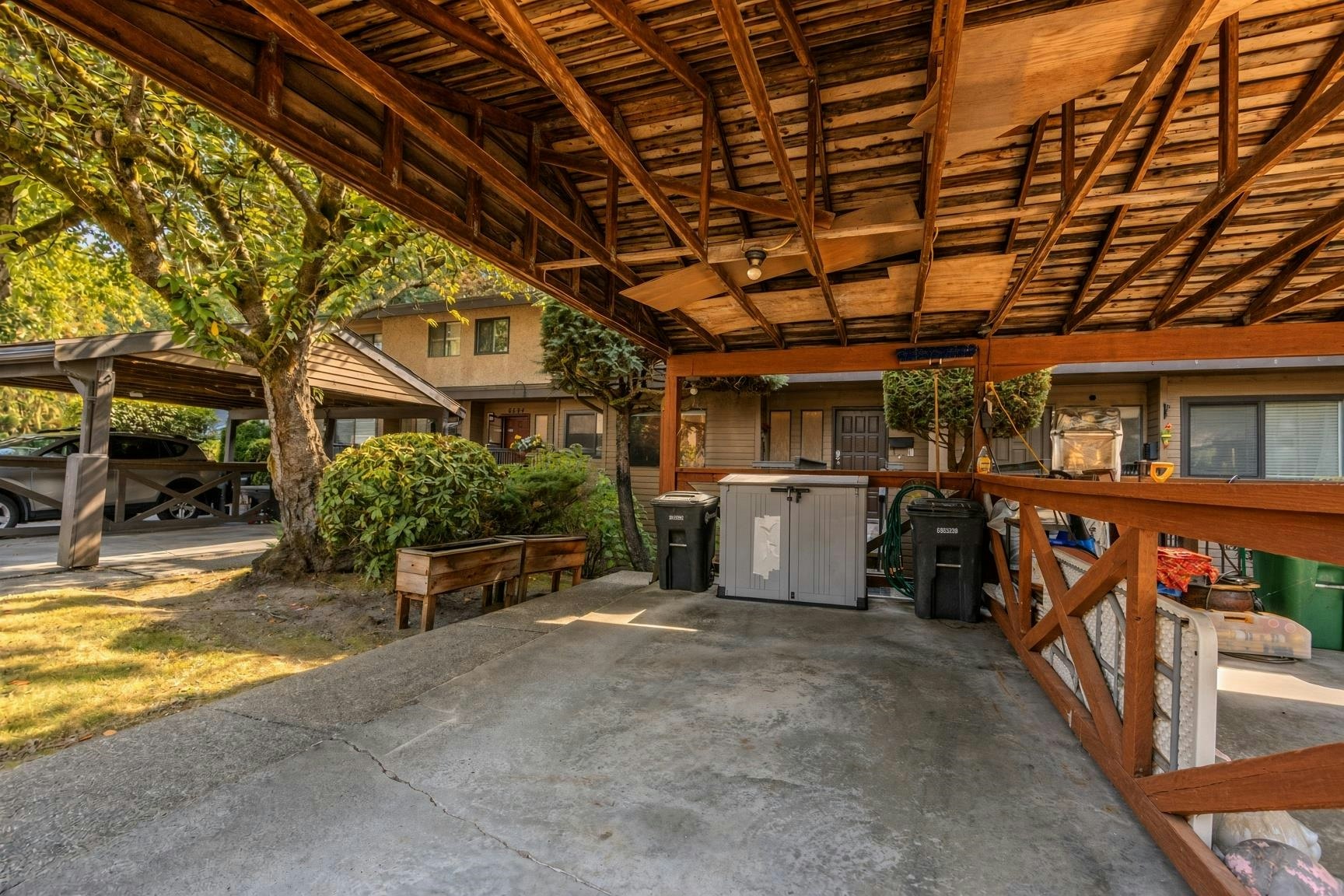 6890 Beechcliffe Drive, Burnaby, BC, V5B 4R3 - 31