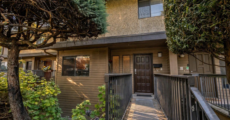 6890 Beechcliffe Drive, Burnaby, BC, V5B 4R3