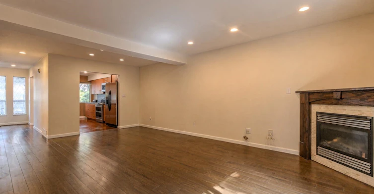 6890 Beechcliffe Drive, Burnaby, BC, V5B 4R3 - 6
