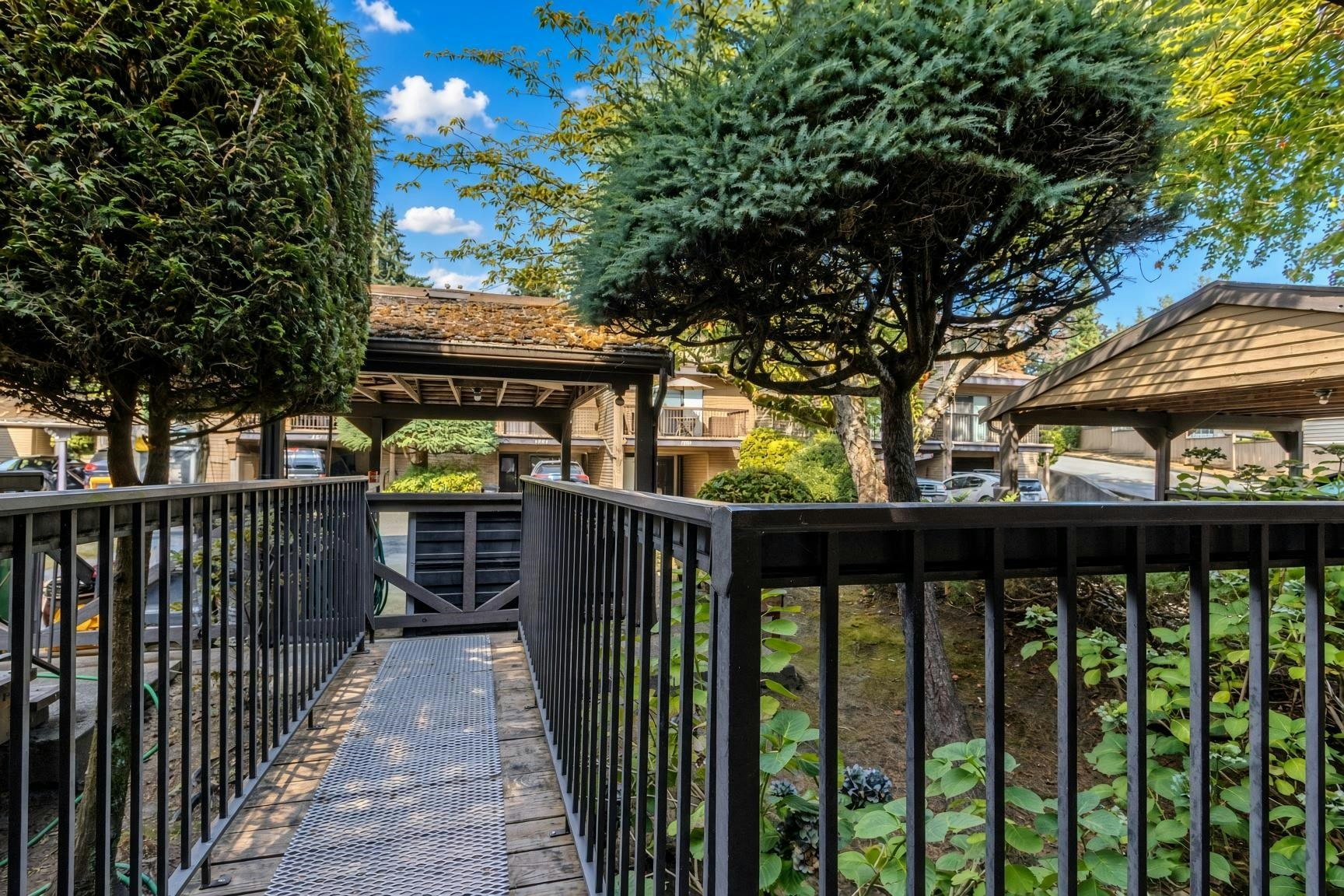 6890 Beechcliffe Drive, Burnaby, BC, V5B 4R3 - 35