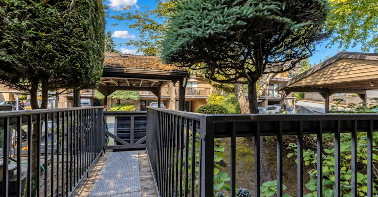 6890 Beechcliffe Drive, Burnaby, BC, V5B 4R3 - 35