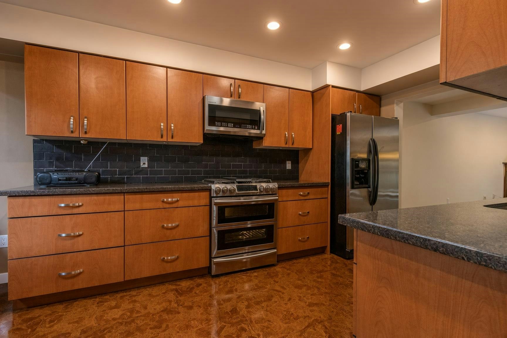 6890 Beechcliffe Drive, Burnaby, BC, V5B 4R3 - 12