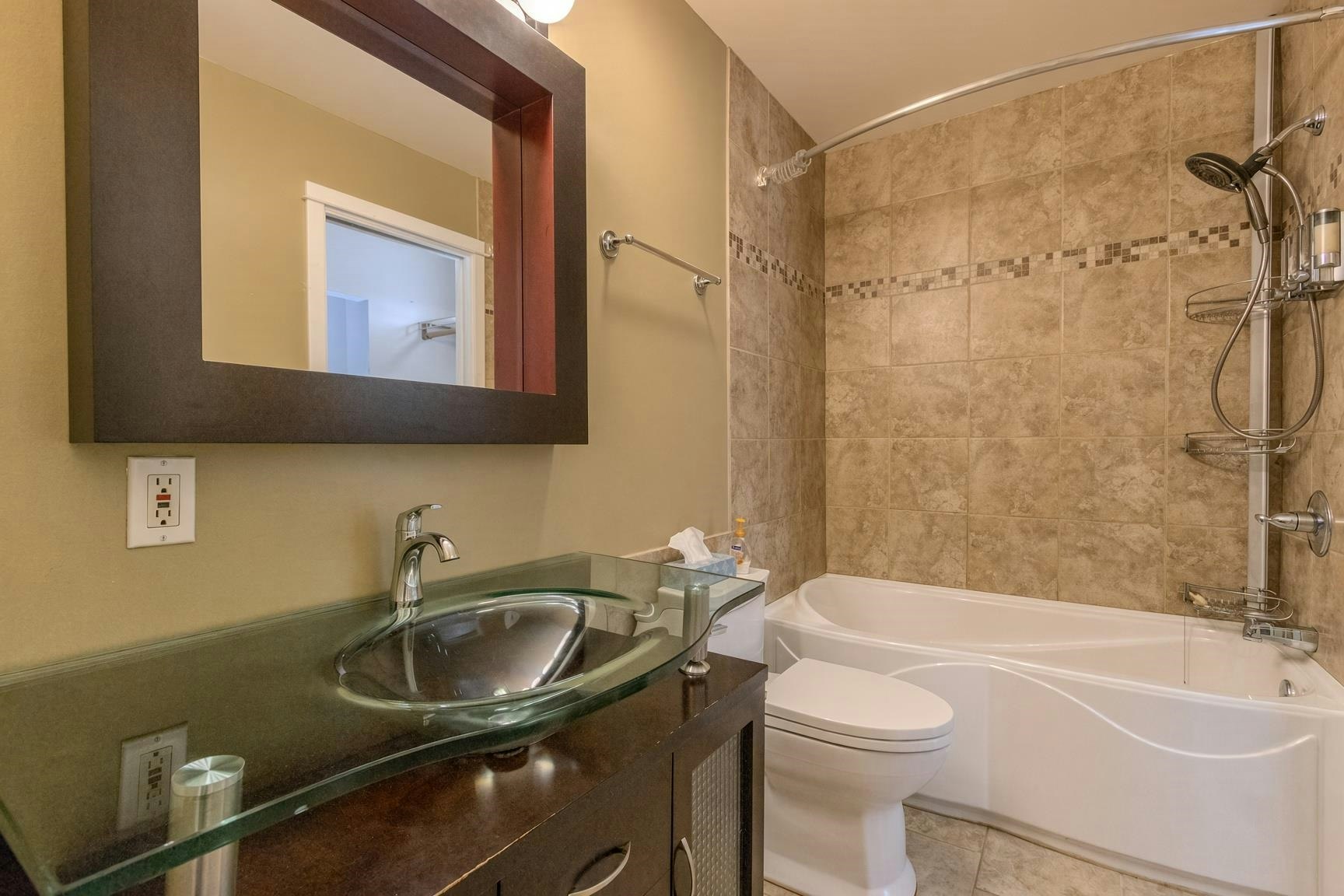 6890 Beechcliffe Drive, Burnaby, BC, V5B 4R3 - 30
