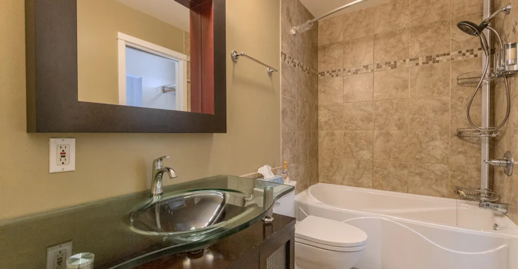 6890 Beechcliffe Drive, Burnaby, BC, V5B 4R3 - 30
