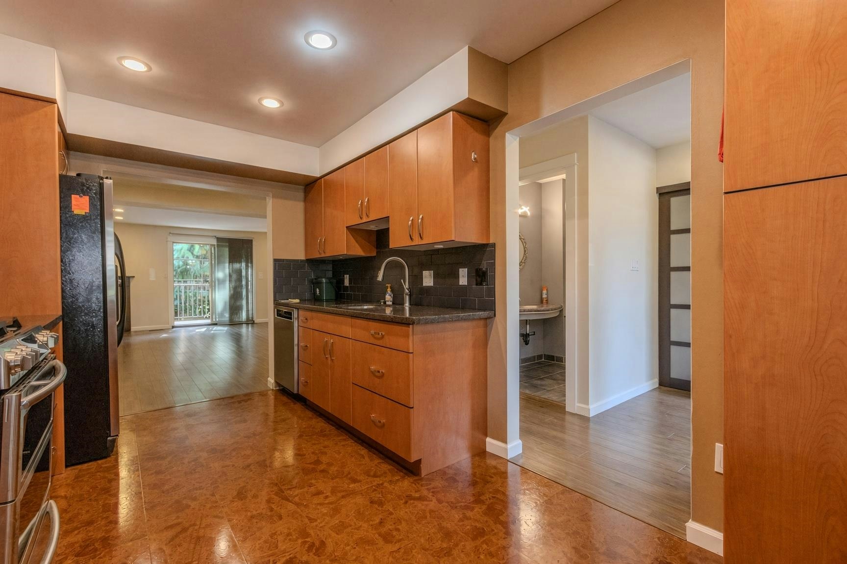 6890 Beechcliffe Drive, Burnaby, BC, V5B 4R3 - 14