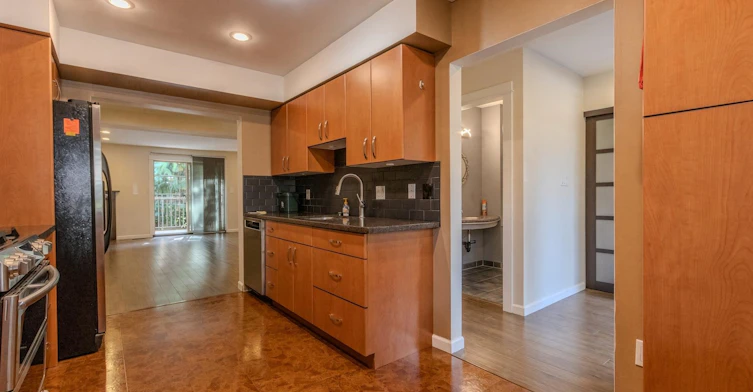 6890 Beechcliffe Drive, Burnaby, BC, V5B 4R3 - 14