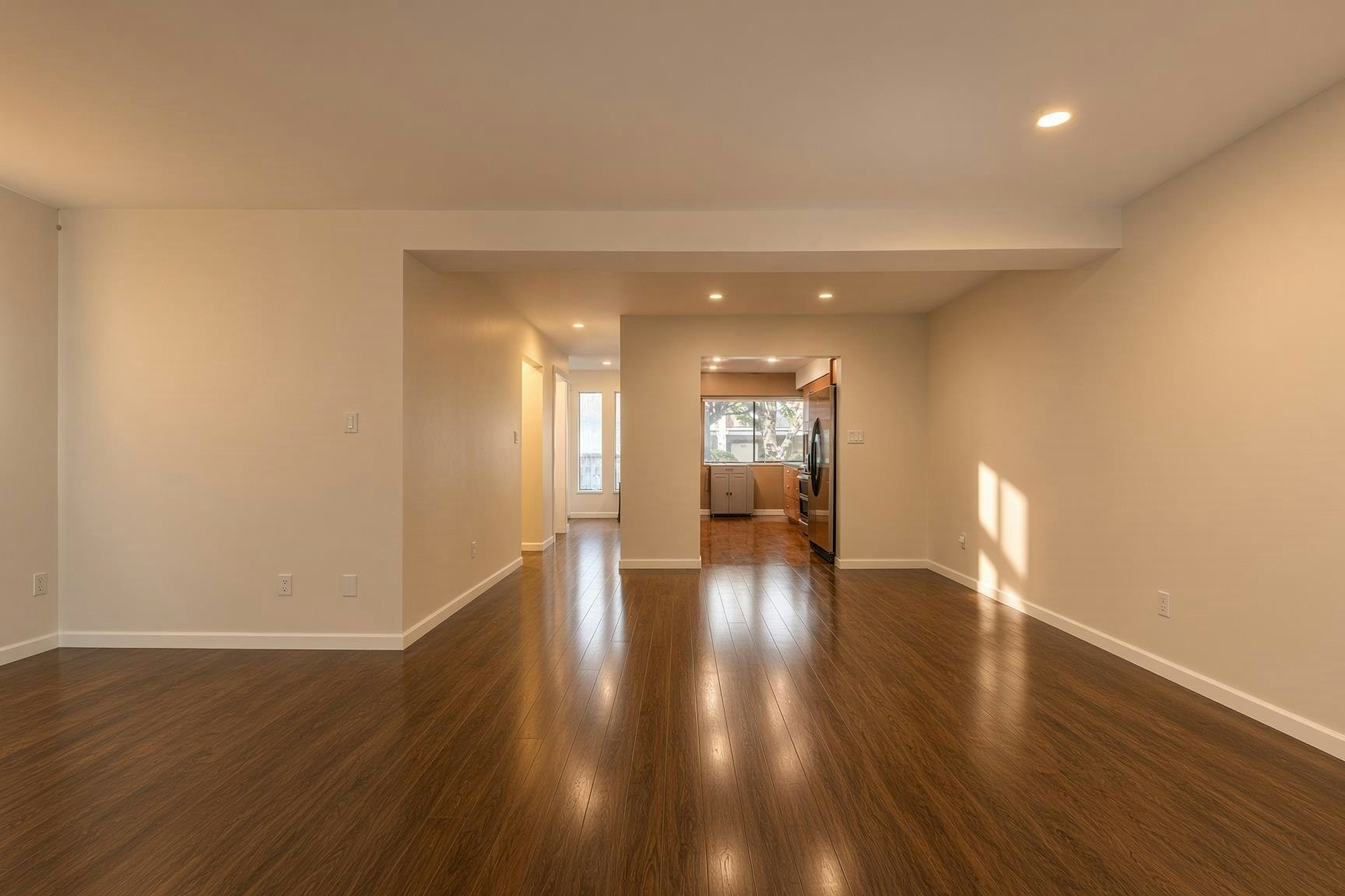 6890 Beechcliffe Drive, Burnaby, BC, V5B 4R3 - 7