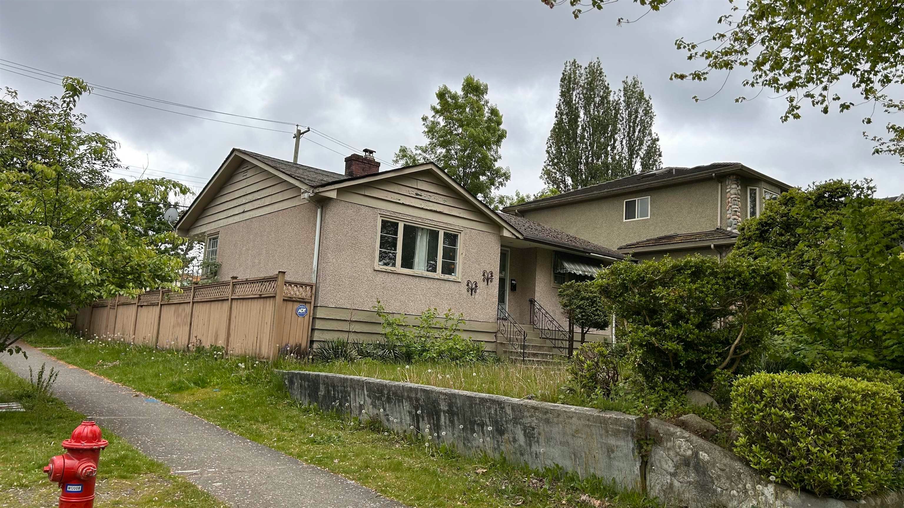 2306 Rupert Street, Vancouver, BC, V5M 3T1