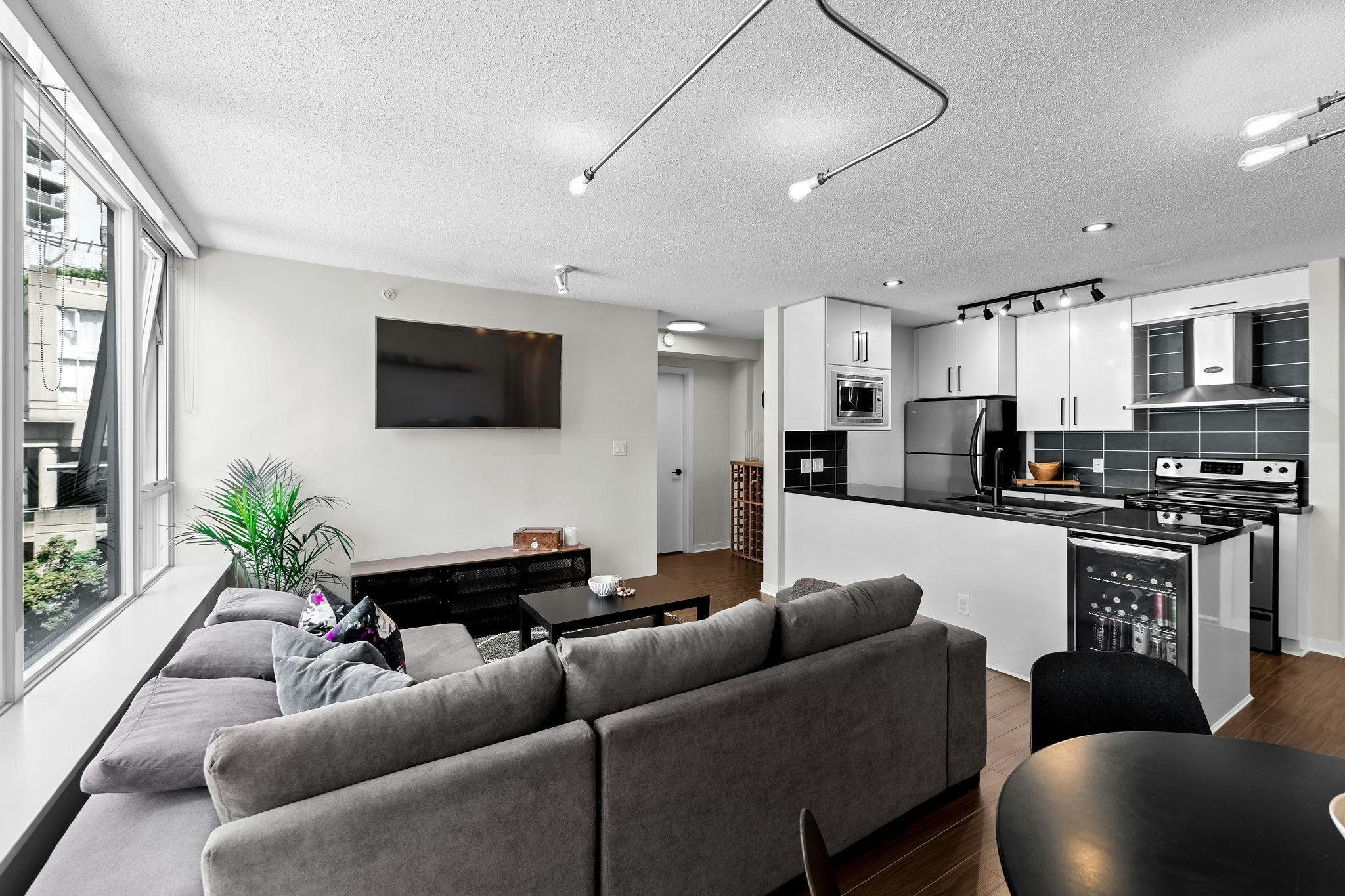 306-633 Abbott Street, Vancouver, BC, V6B 0J3