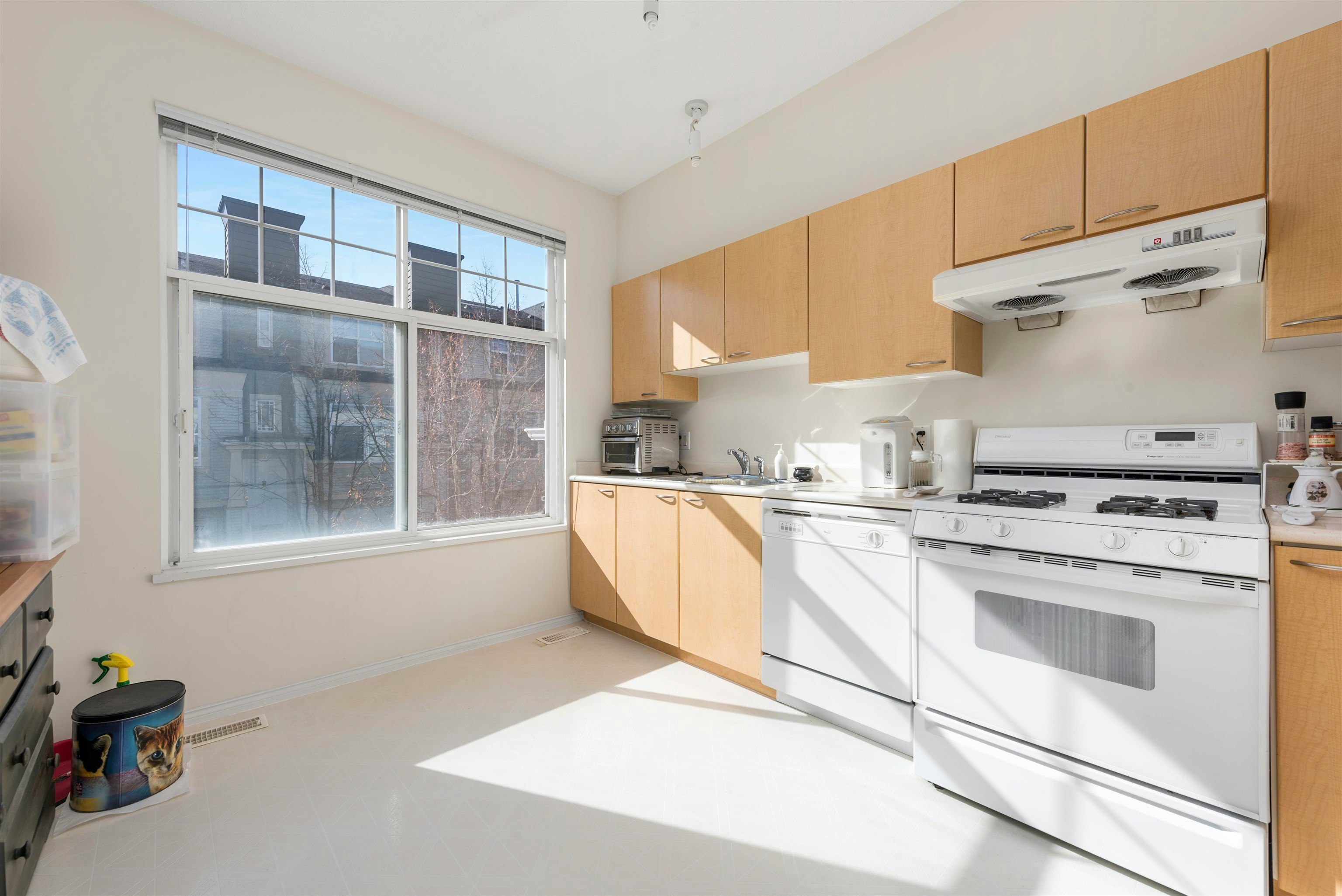 42-3711 Robson Court - 5