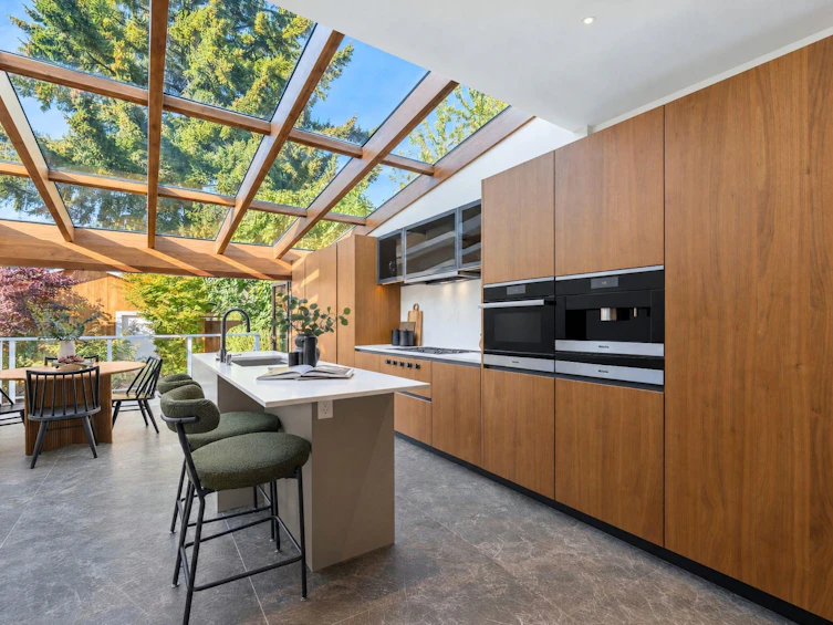 647 Prior Street, Vancouver, BC, V6A 2G7