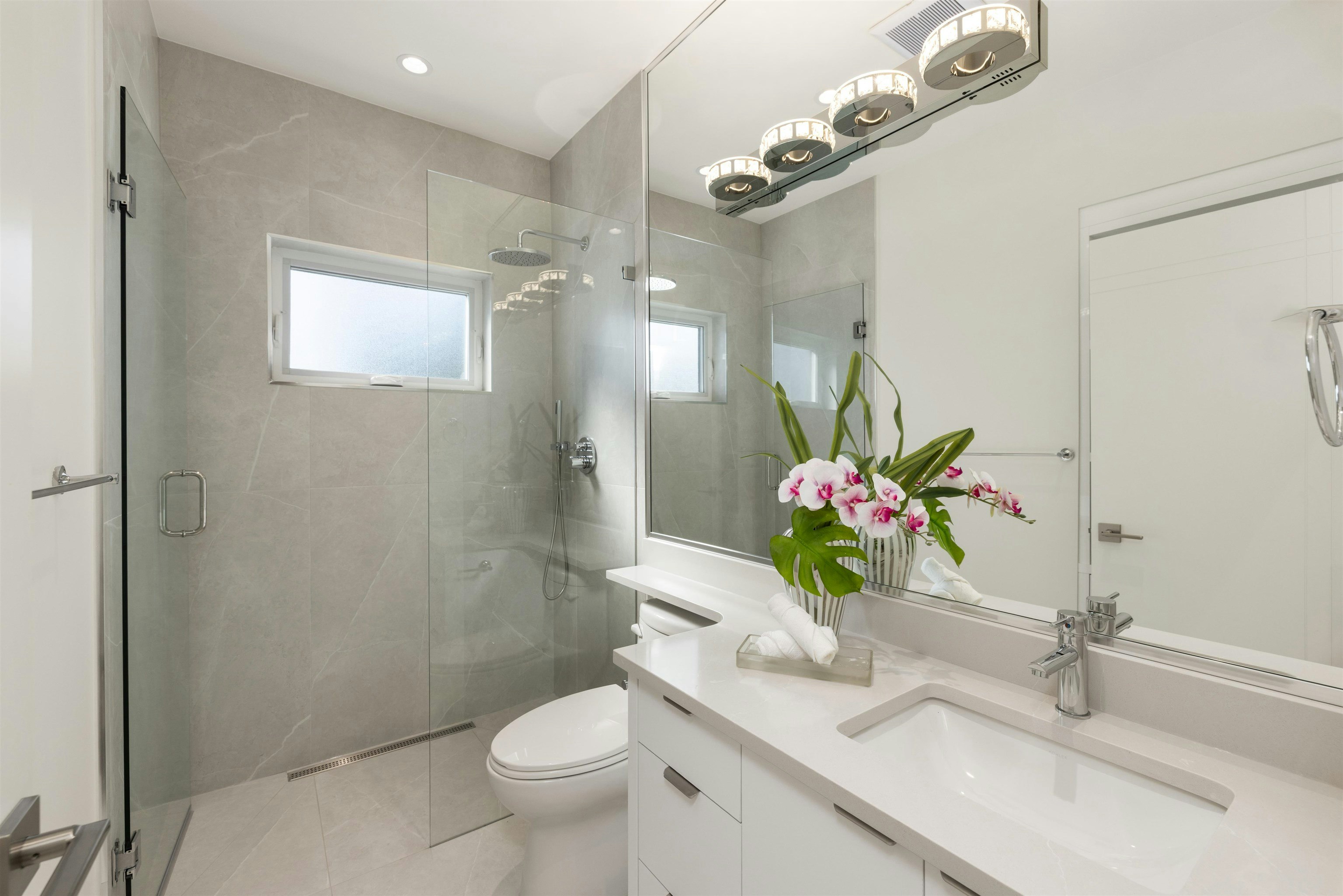 806 Montroyal Boulevard, North Vancouver, BC, V7R 2G6 - 34
