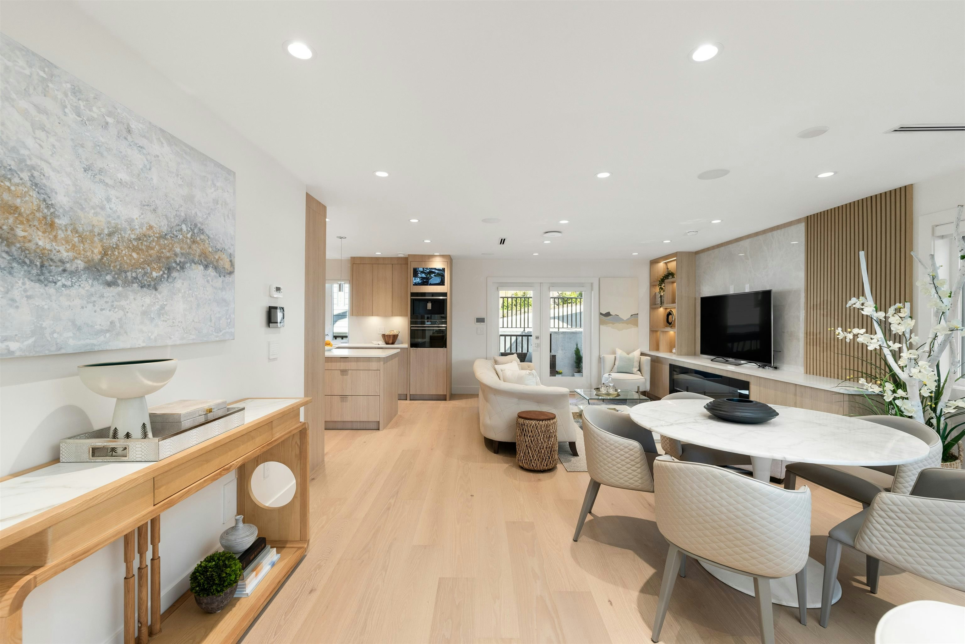 806 Montroyal Boulevard, North Vancouver, BC, V7R 2G6 - 5