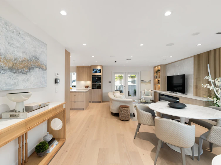 806 Montroyal Boulevard, North Vancouver, BC, V7R 2G6 - 5