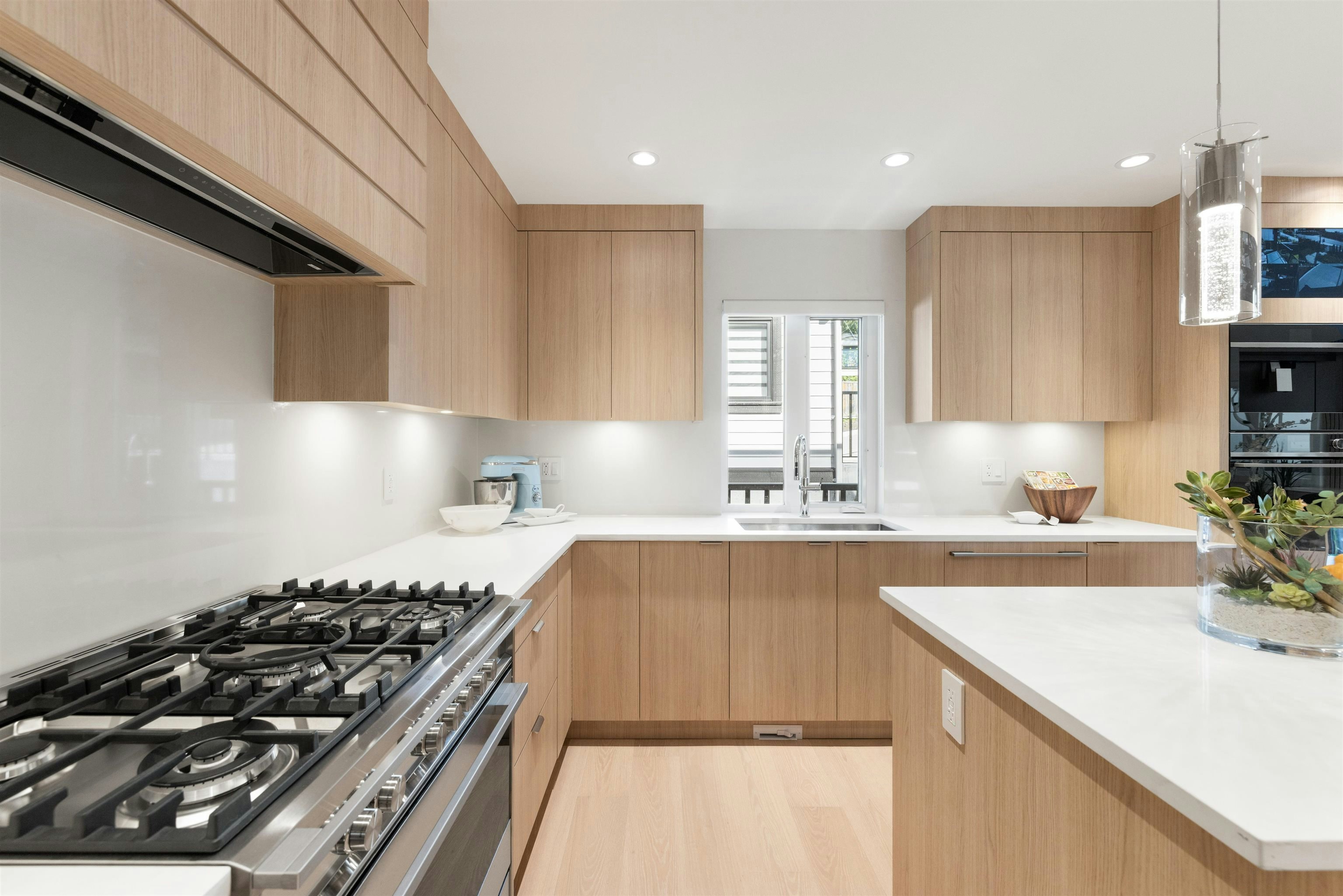 806 Montroyal Boulevard, North Vancouver, BC, V7R 2G6 - 14