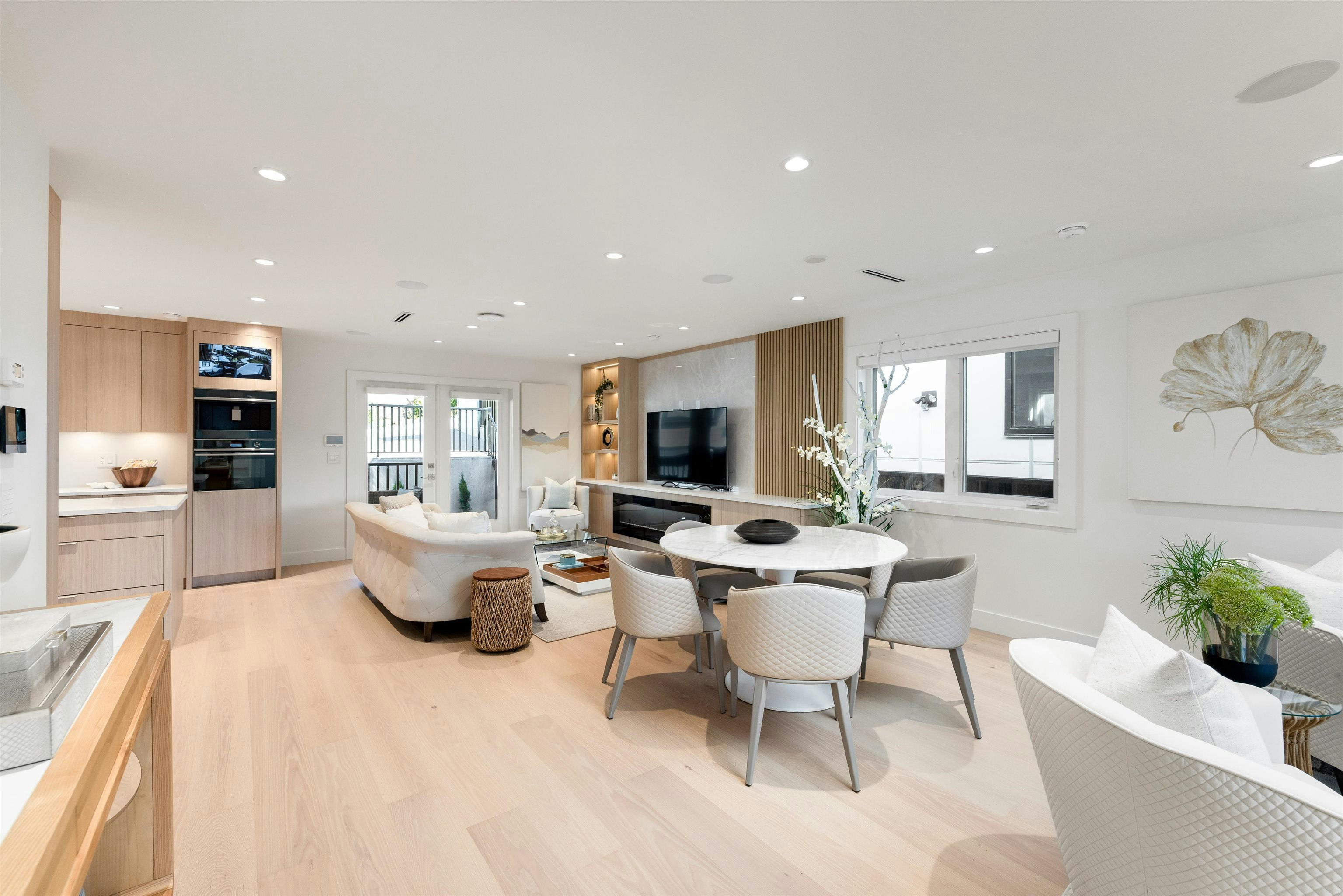 806 Montroyal Boulevard, North Vancouver, BC, V7R 2G6 - 7