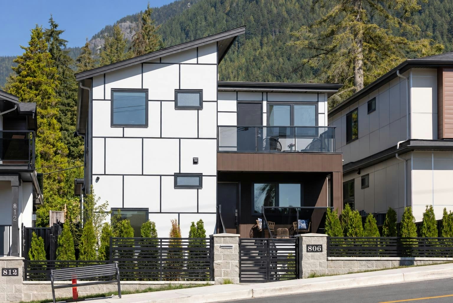 806 Montroyal Boulevard, North Vancouver, BC, V7R 2G6
