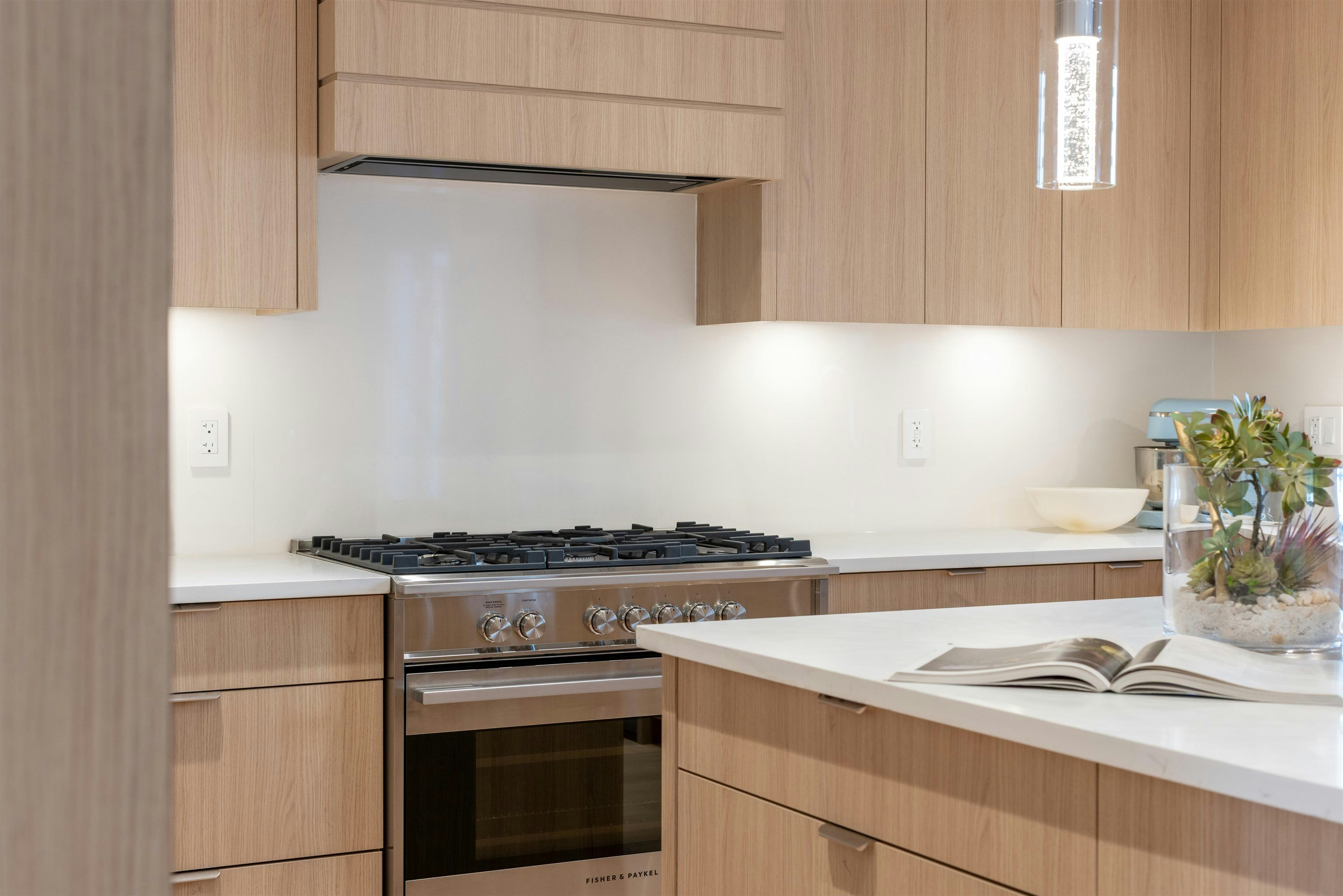 806 Montroyal Boulevard, North Vancouver, BC, V7R 2G6 - 10