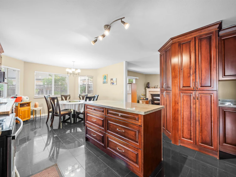 6012 124 Street, Surrey, BC, V3X 2C6 - 6