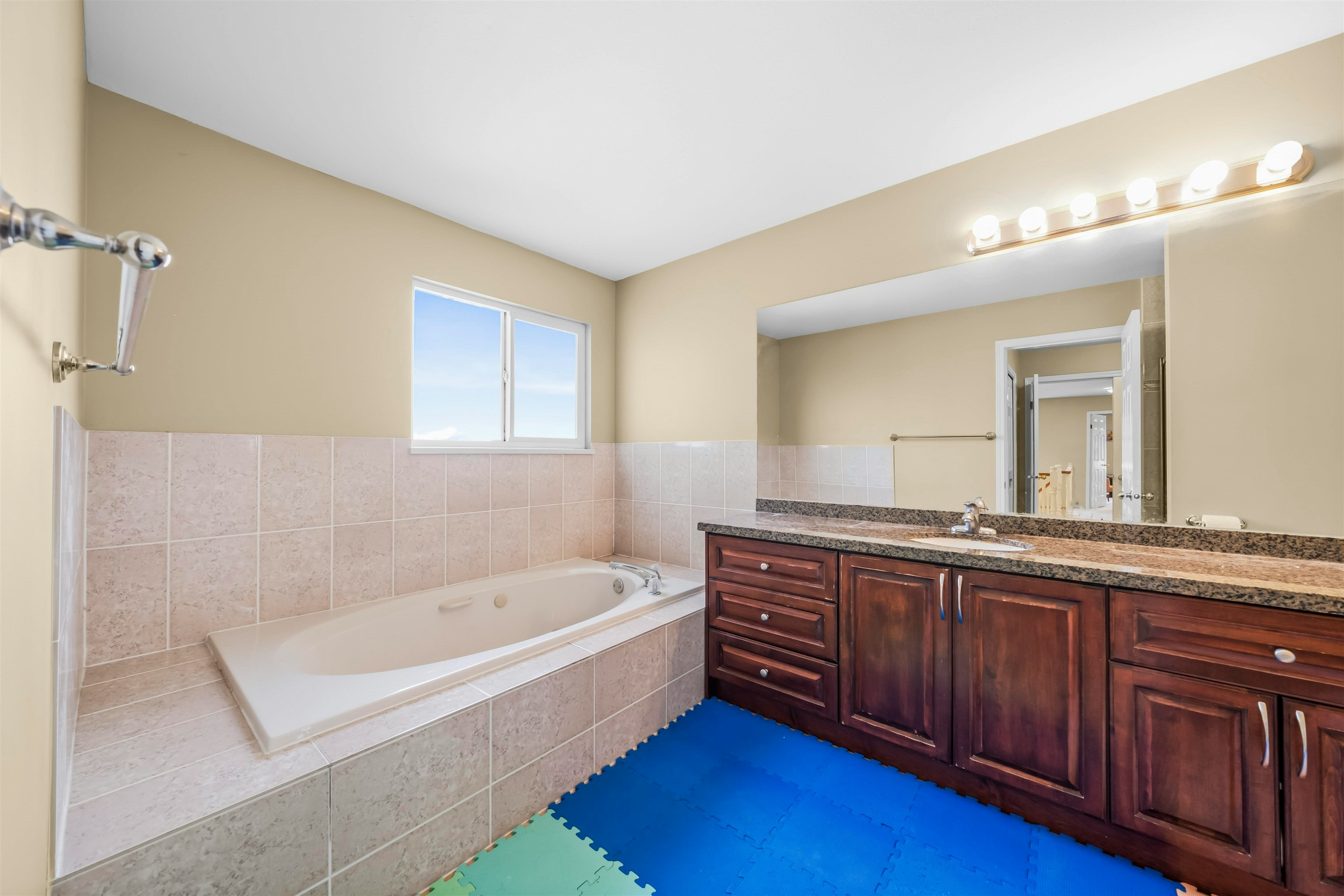 6012 124 Street, Surrey, BC, V3X 2C6 - 35