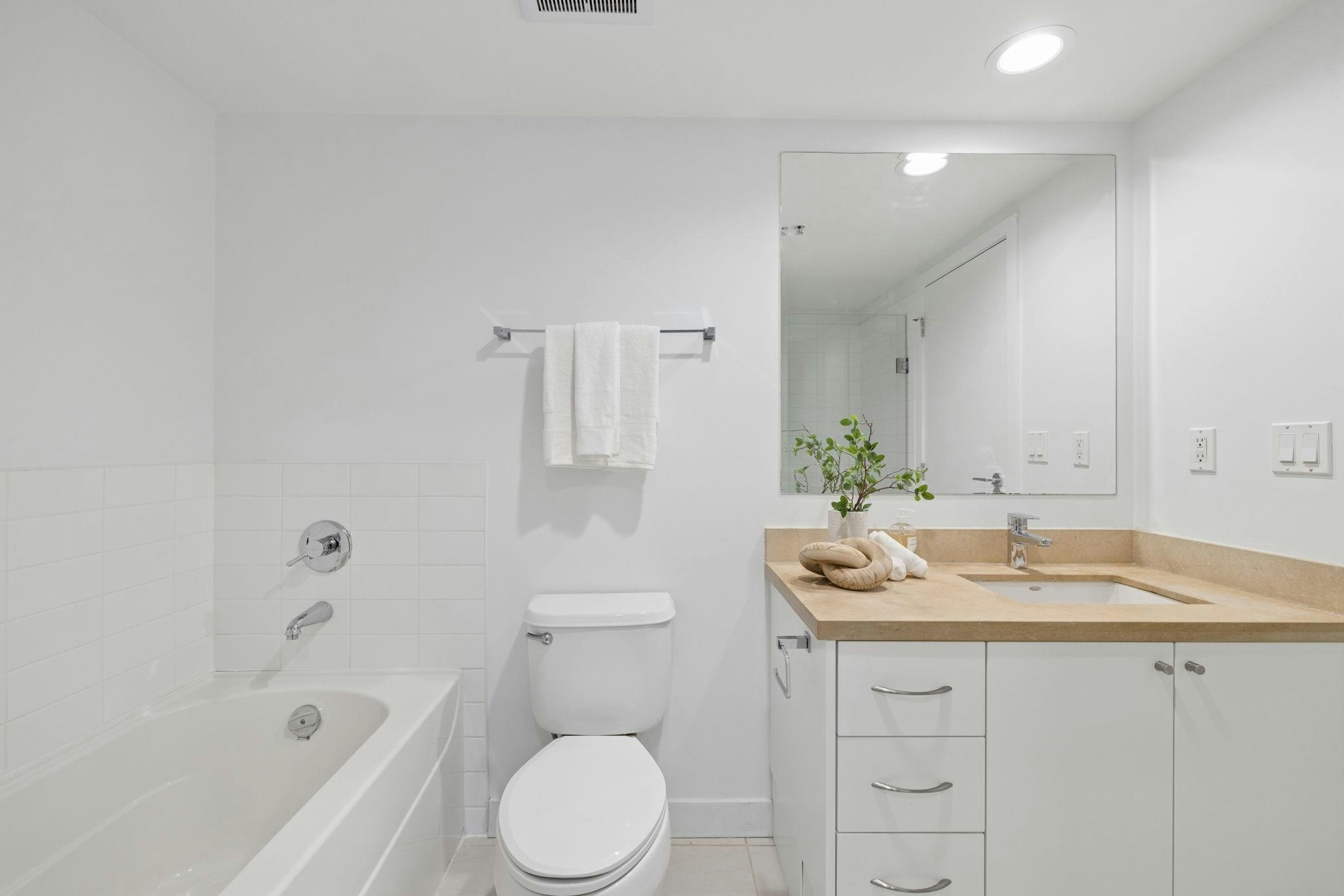 319-1133 Homer Street, Vancouver, BC, V6B 0B1 - 27