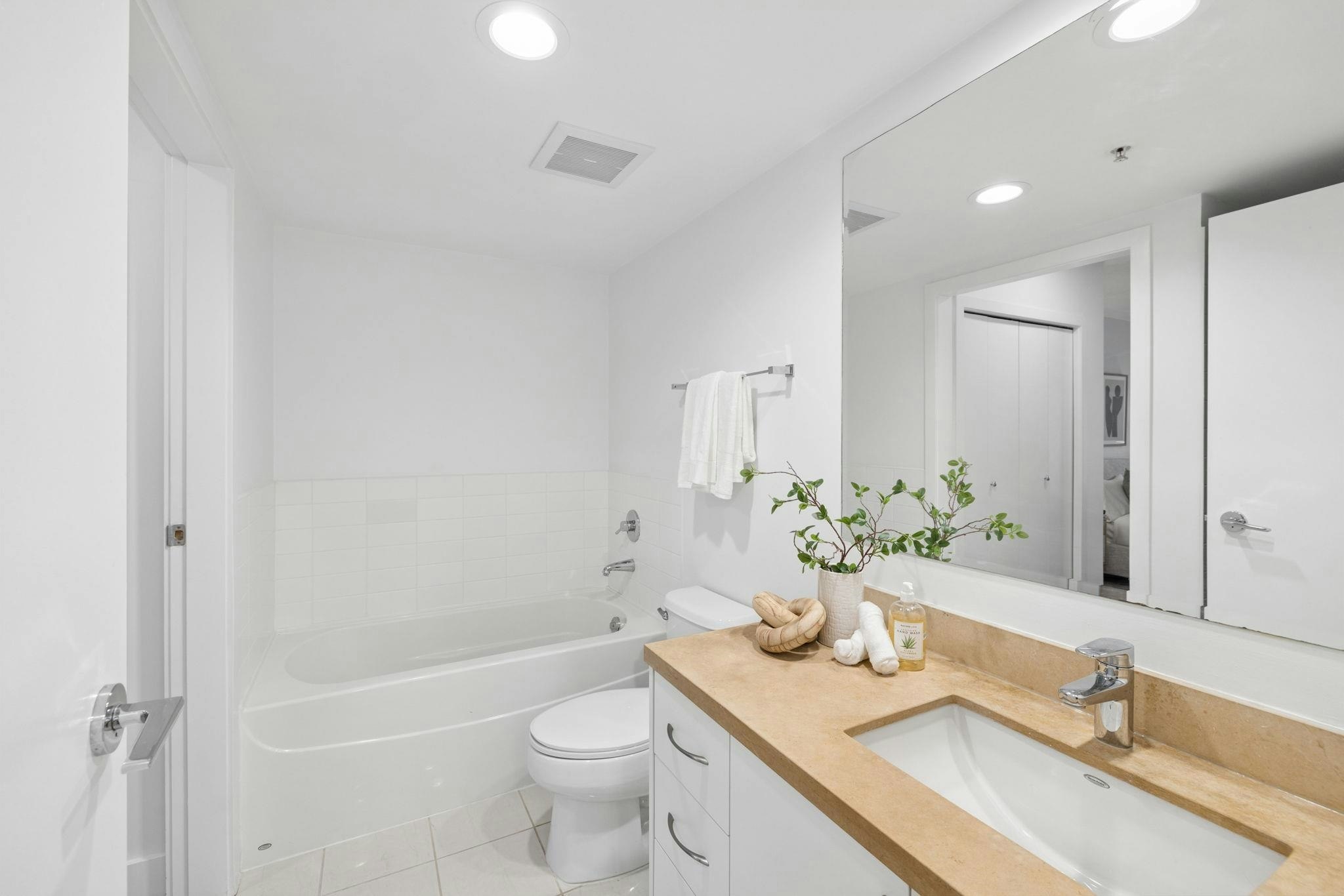 319-1133 Homer Street, Vancouver, BC, V6B 0B1 - 26