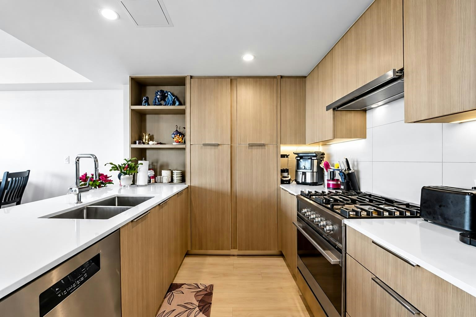 1906-1401 Hunter Street, North Vancouver, BC, V7J 0E2 - 9