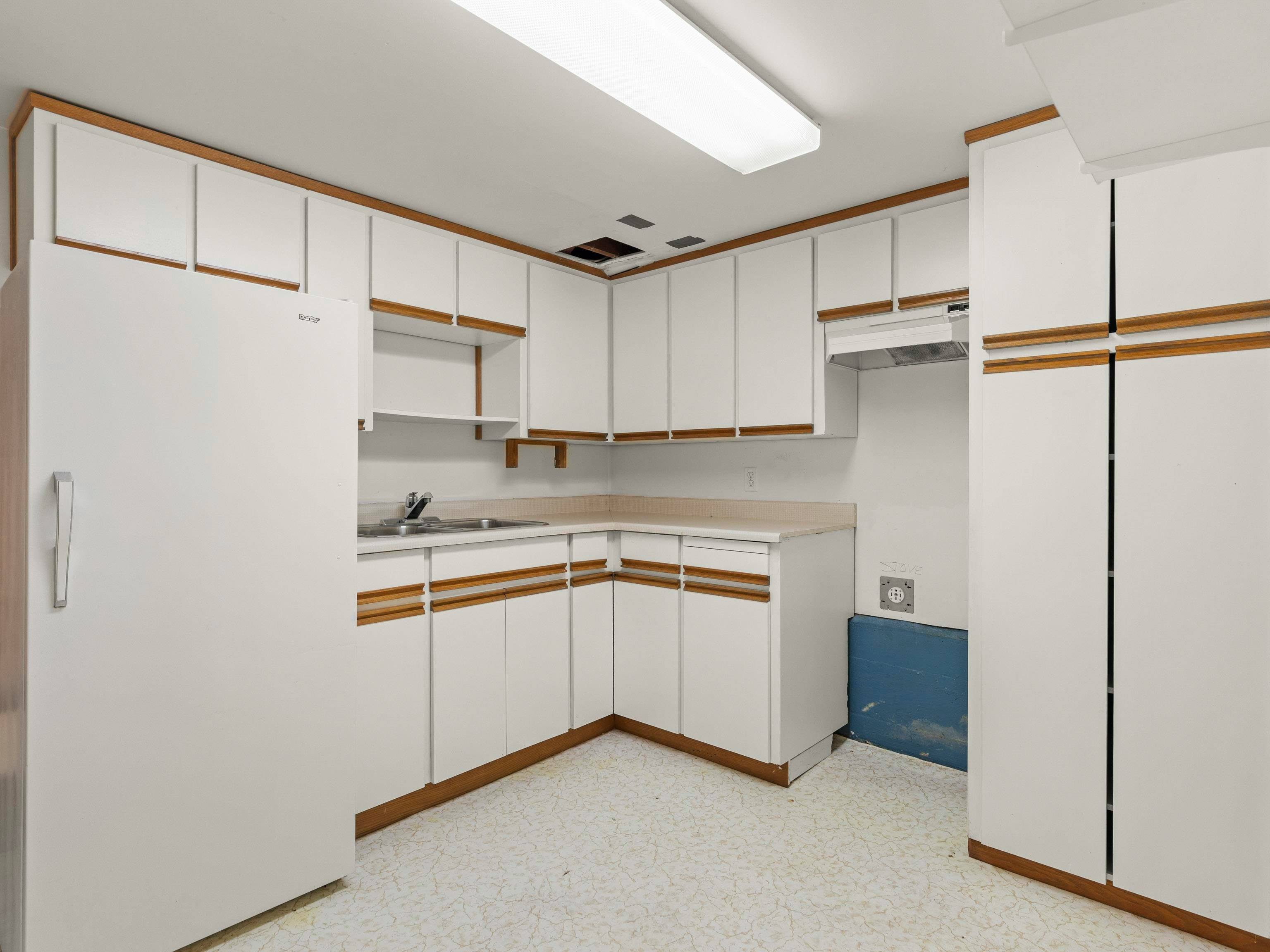 3989 W 19th Avenue, Vancouver, BC, V6S 1C9 - 20
