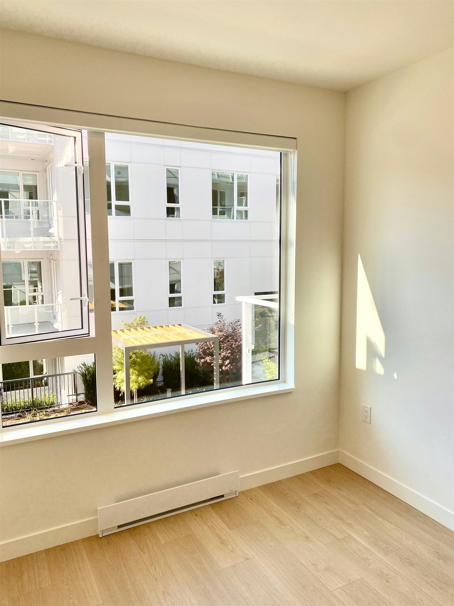 202-588 Harrison Drive, Coquitlam, BC, V3J 3Z6 - 4