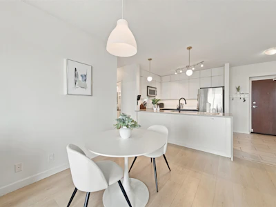 903-15 E Royal Avenue - 4